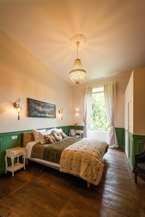 Manoir De Laroque Delprat